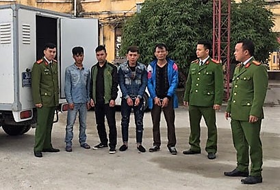 Khoi to nhom op min de doi no anh 1