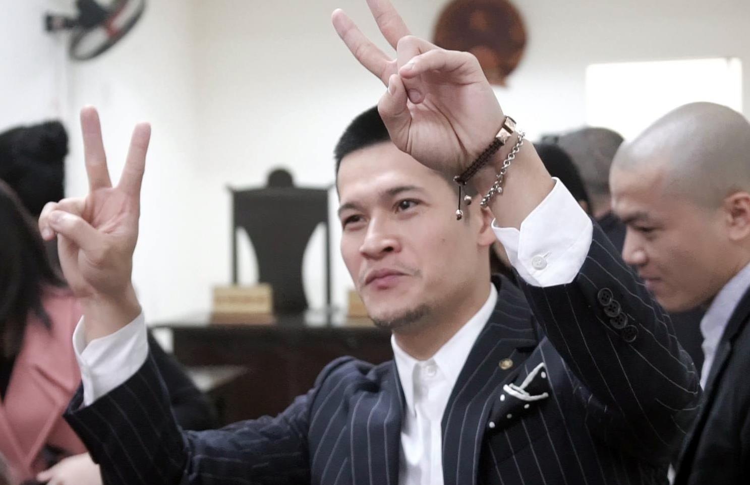 Toa tuyen Tuan Chau so huu kich ban, Viet Tu co quyen tac gia hinh anh