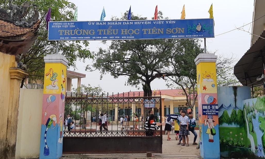 Dieu tra vu thay chu nhiem bi 'to' sam so hang loat nu sinh lop 5 hinh anh