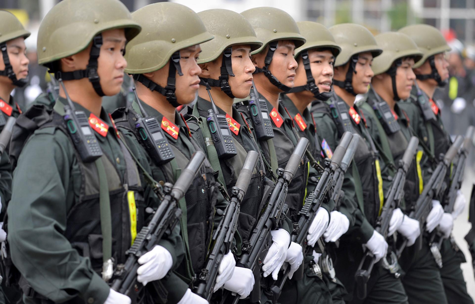 Dieu gan 1.000 cong an cap bo ve dia phuong hinh anh