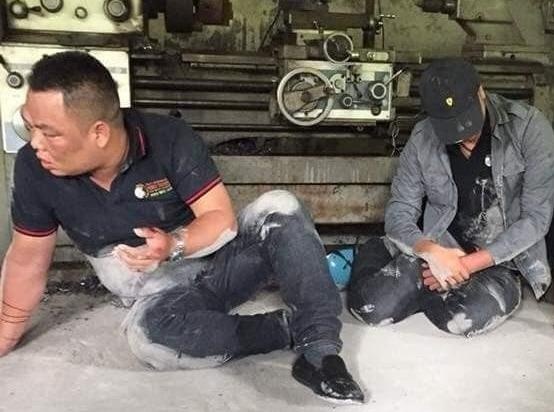 Trieu tap nguoi danh nhom doi no thue bo le bo cang hinh anh