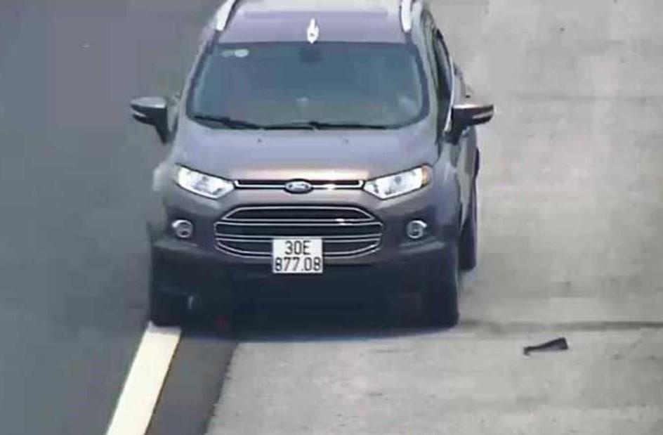 Phat tai xe di nguoc chieu tren cao toc anh 1