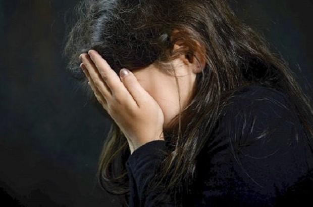 Be gai 9 tuoi bi ong lao chan duong hiep dam hinh anh