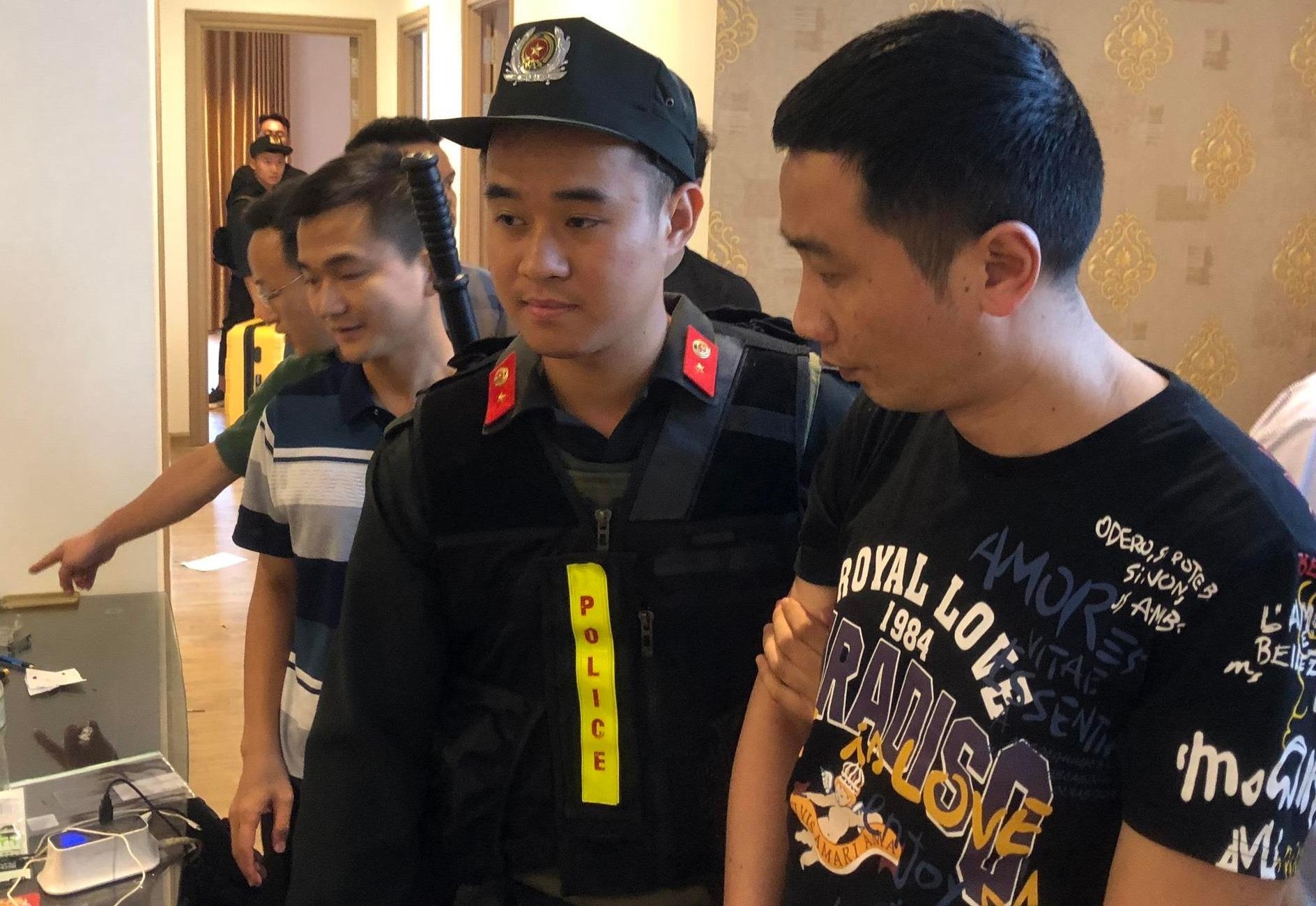 Bat 77 nguoi Trung Quoc to chuc danh bac xuyen quoc gia hinh anh