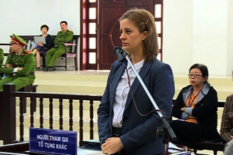 Vo Pham Nhat Vu: 'Chong toi phai vay tien de tra lai MobiFone' hinh anh