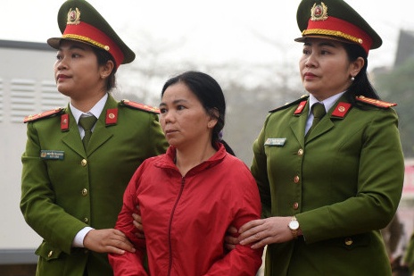 Vu nu sinh giao ga bi sat hai: Nu bi cao duy nhat khai gi? hinh anh