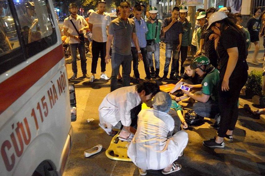 Truy tim oto dam chet tai xe GrabBike roi bo chay hinh anh