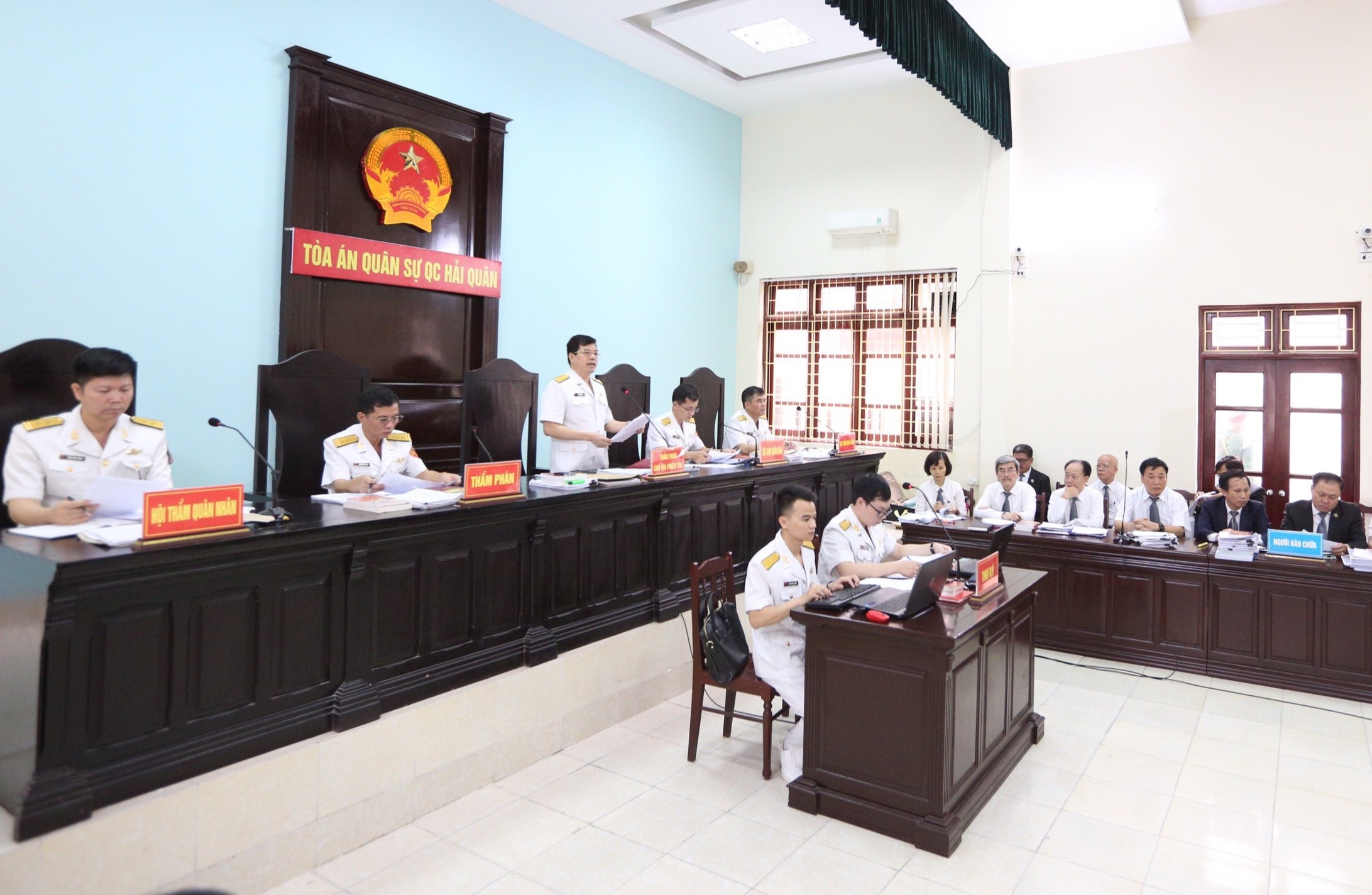 Cuu thu truong Quoc phong hau toa anh 2