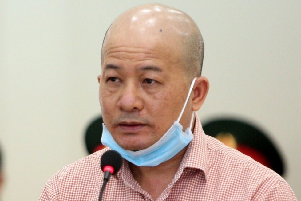 Ut 'Troc' va chau gai bac loi khai cua nhau hinh anh