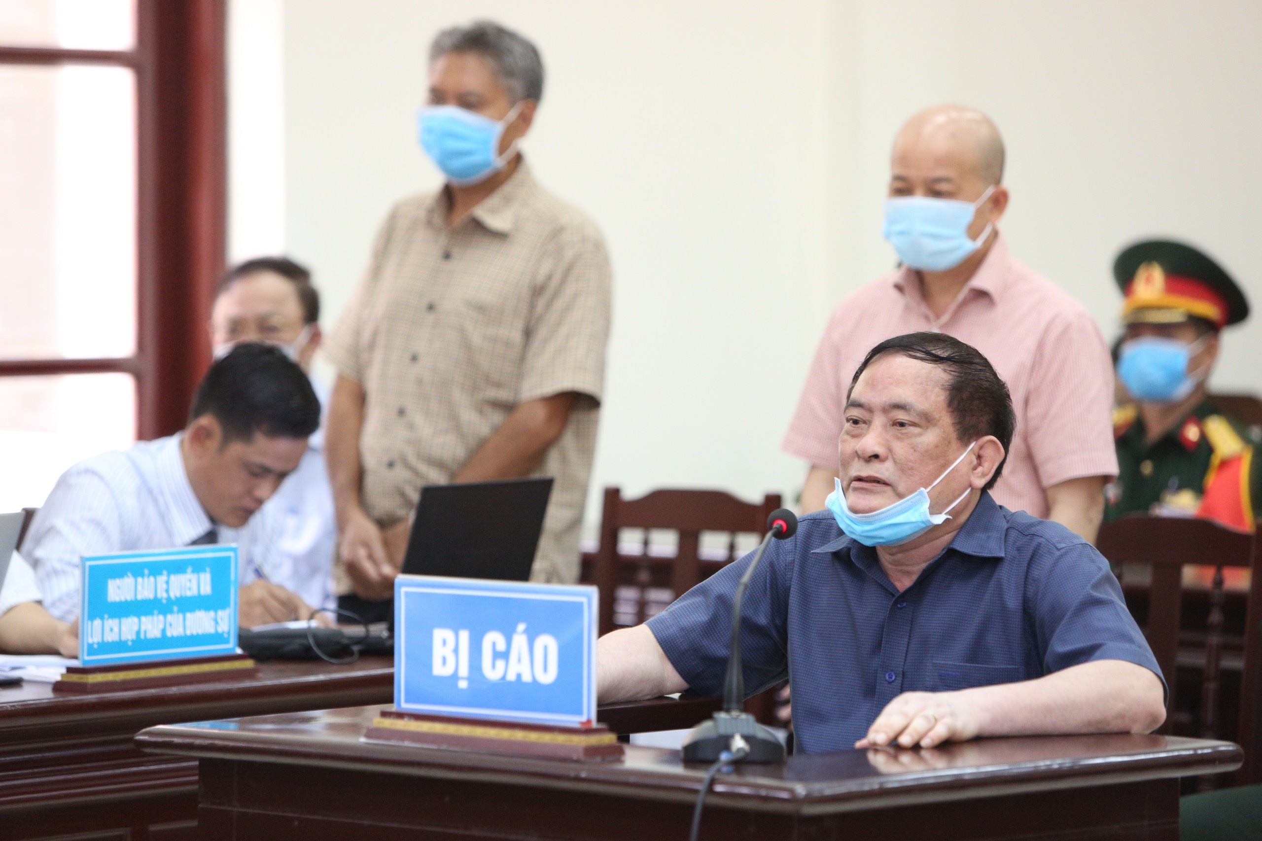 Cuu thu truong Quoc phong hau toa anh 3