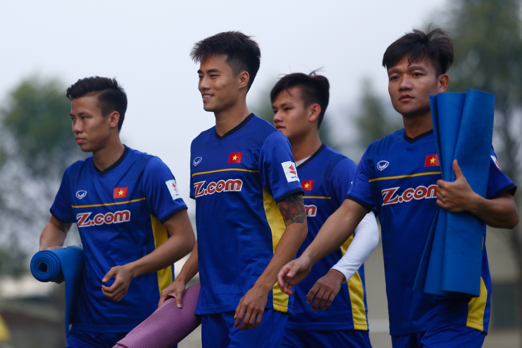 Tien Dung,  Quang Hai vang mat o doi tuyen vi di du anh 7