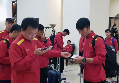 Tuyen Viet Nam co mat tai Jordan sau hanh trinh dai 16 tieng hinh anh