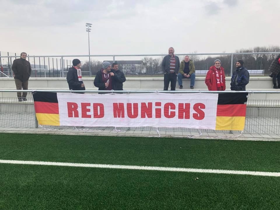 Tuyen nu Viet Nam cam hoa Bayern Munich hung manh anh 2