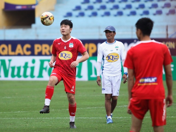 Xuan Truong, Cong Phuong tap kin truoc tran quyet dau voi CLB Ha Noi hinh anh