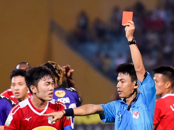 CLB Ha Noi ha HAGL 5-0 trong tran cau co 2 the do hinh anh