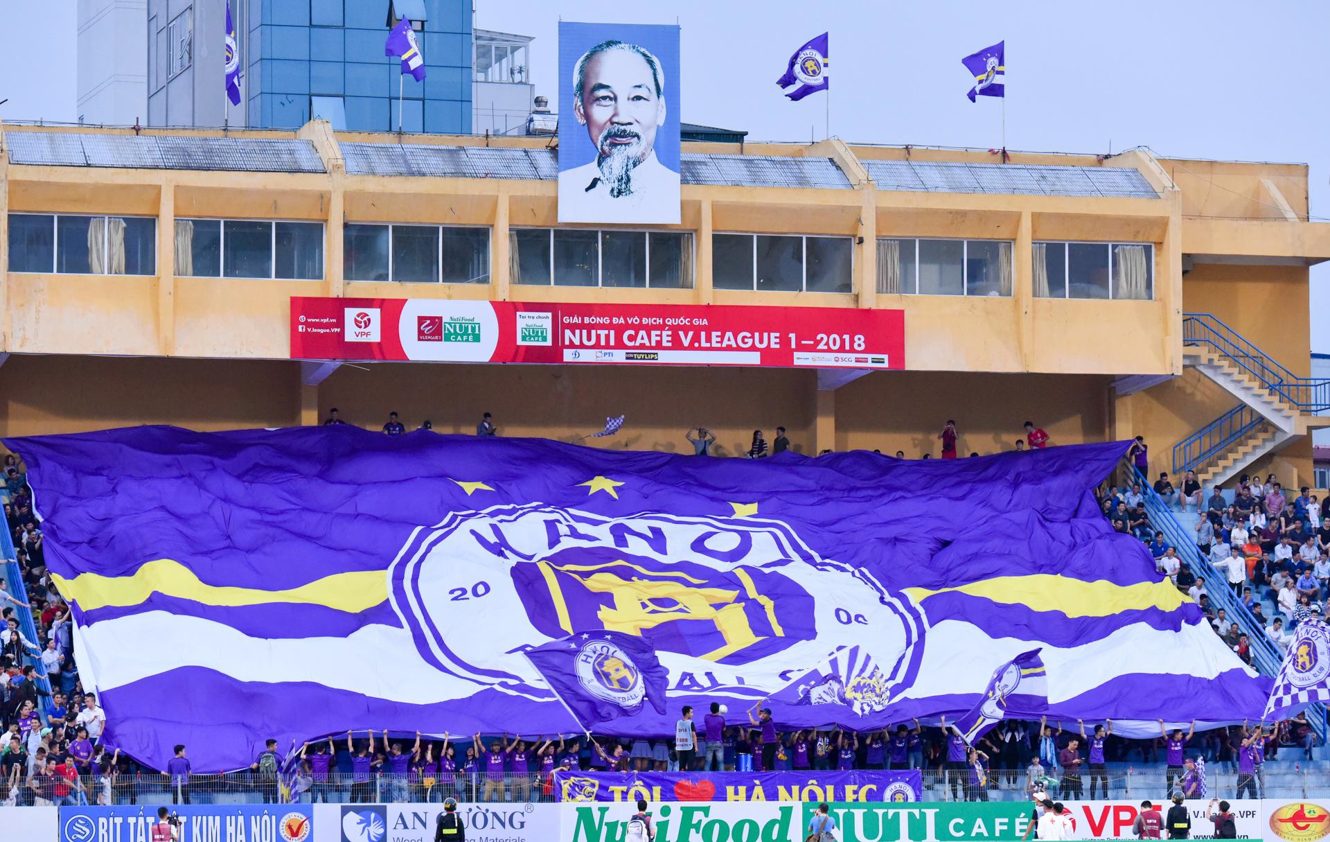 CLB Ha Noi de bep HAGL trong tran cau co 2 the do anh 1