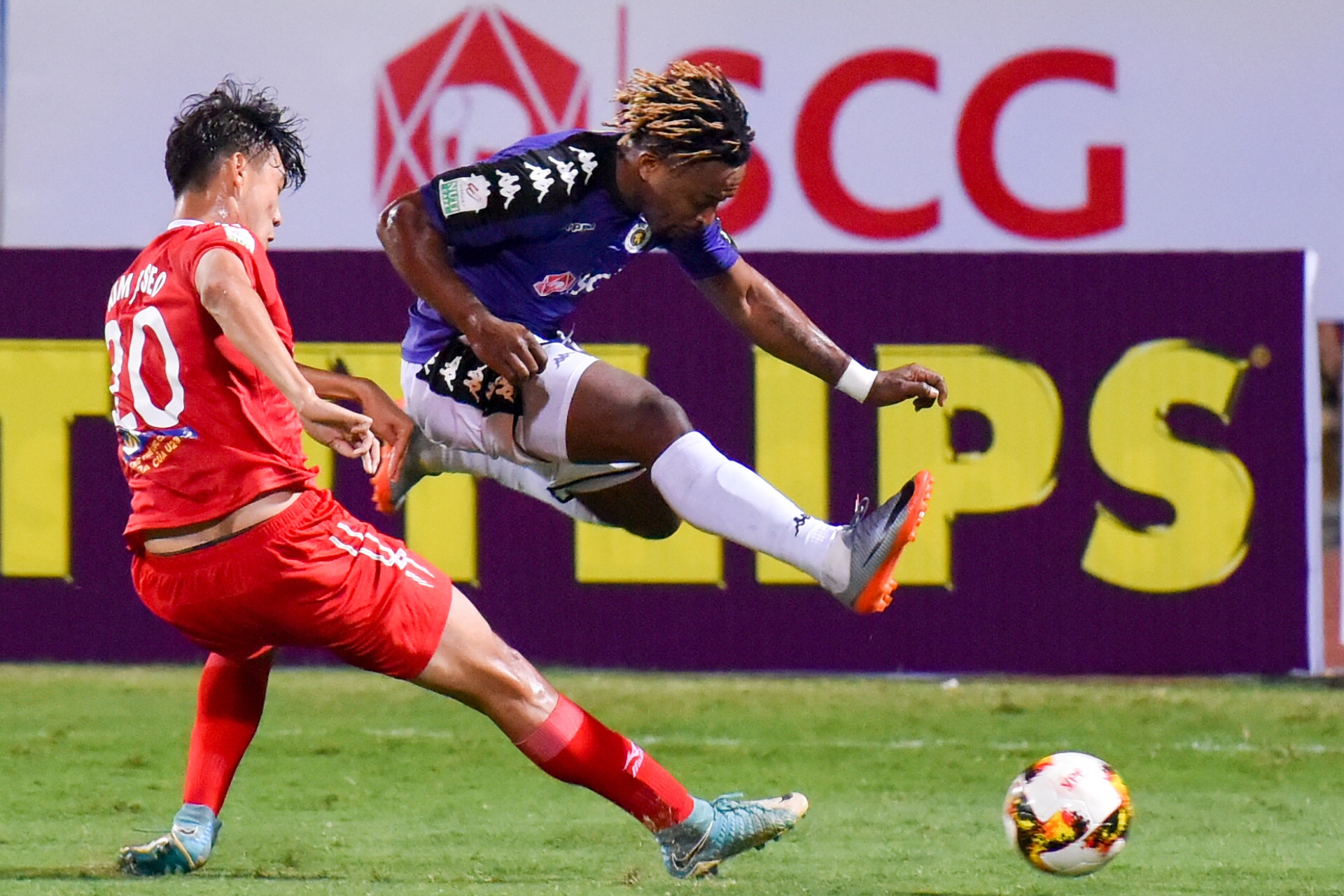 CLB Ha Noi de bep HAGL trong tran cau co 2 the do anh 7