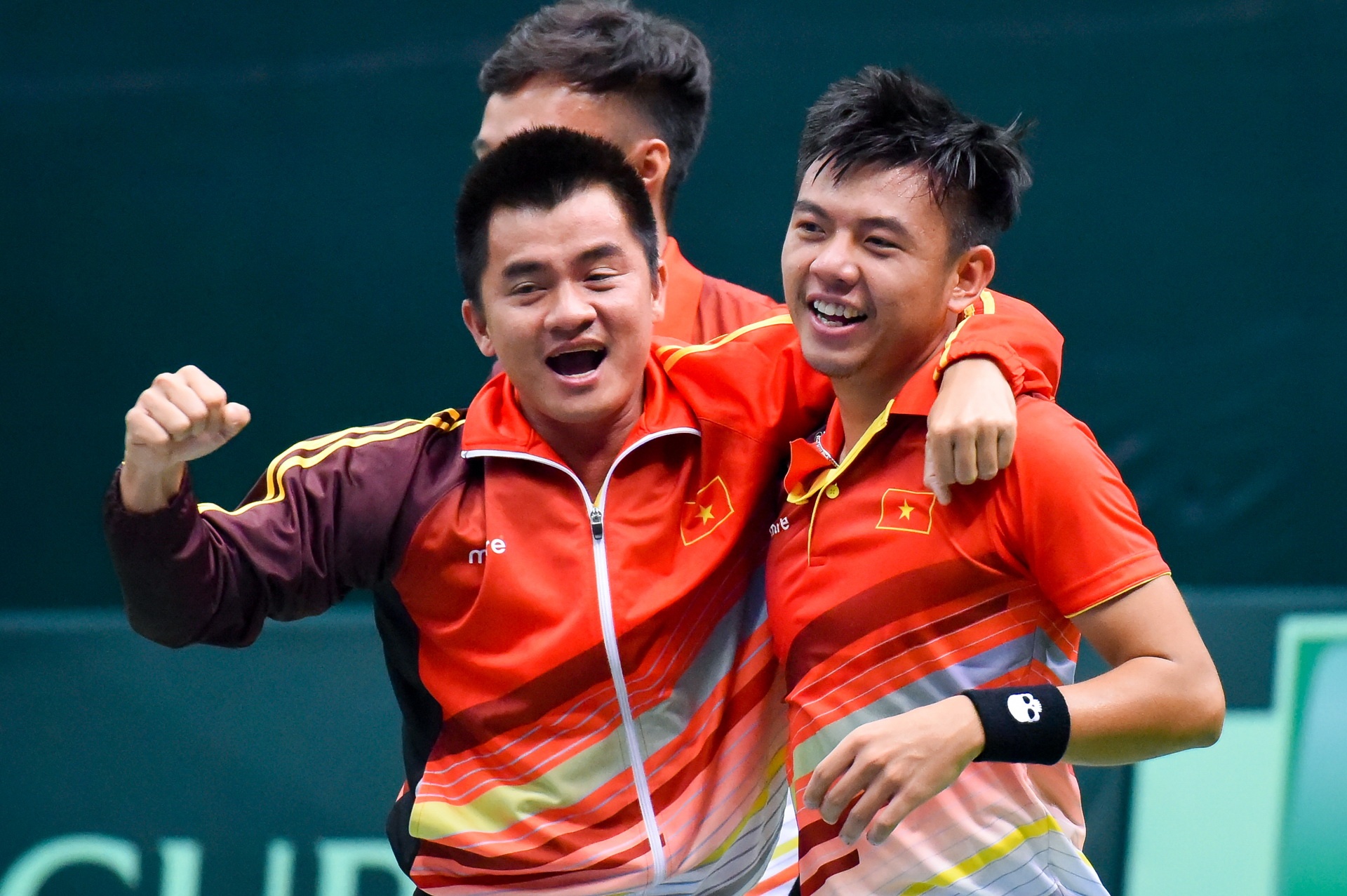 Ly Hoang Nam thang hoa,  Viet Nam len nhom II Davis anh 10