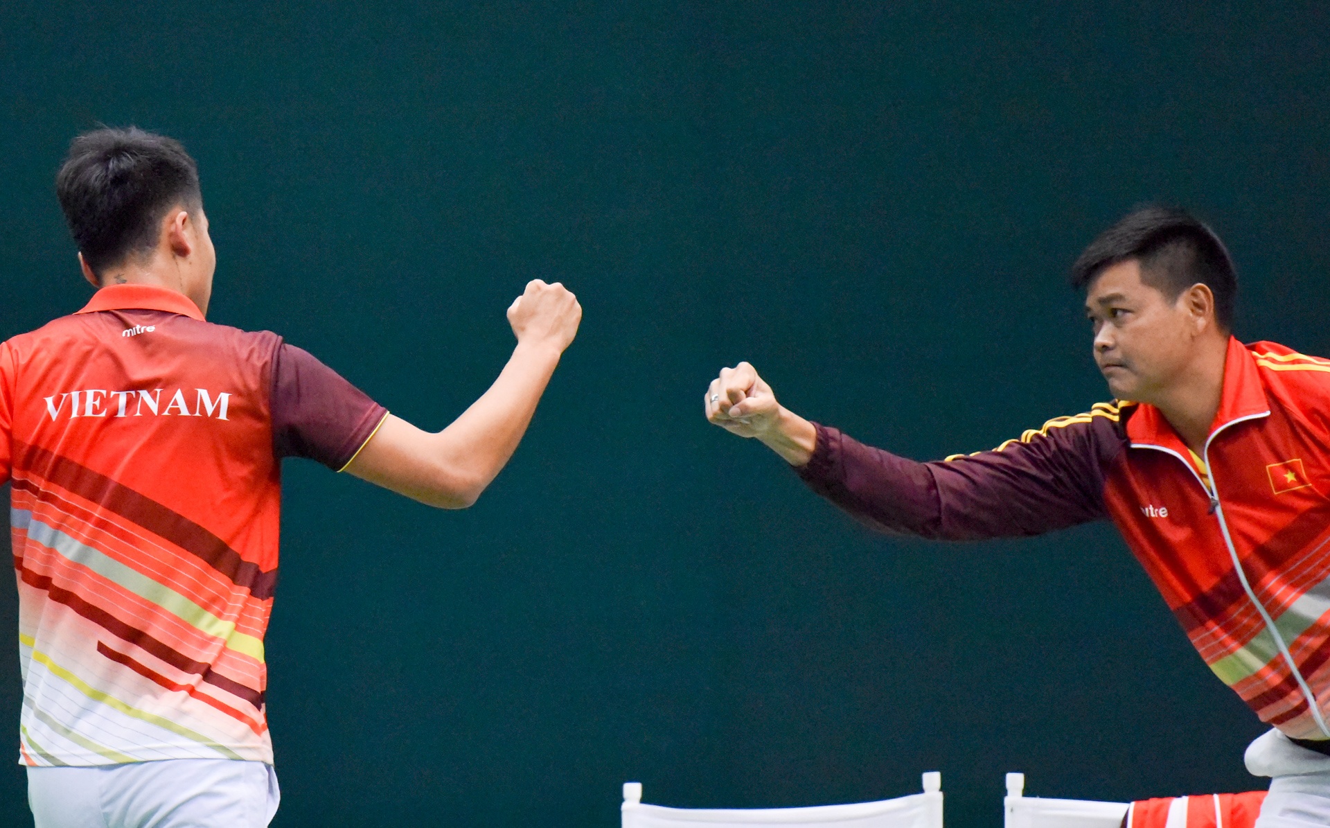 Ly Hoang Nam thang hoa,  Viet Nam len nhom II Davis anh 5