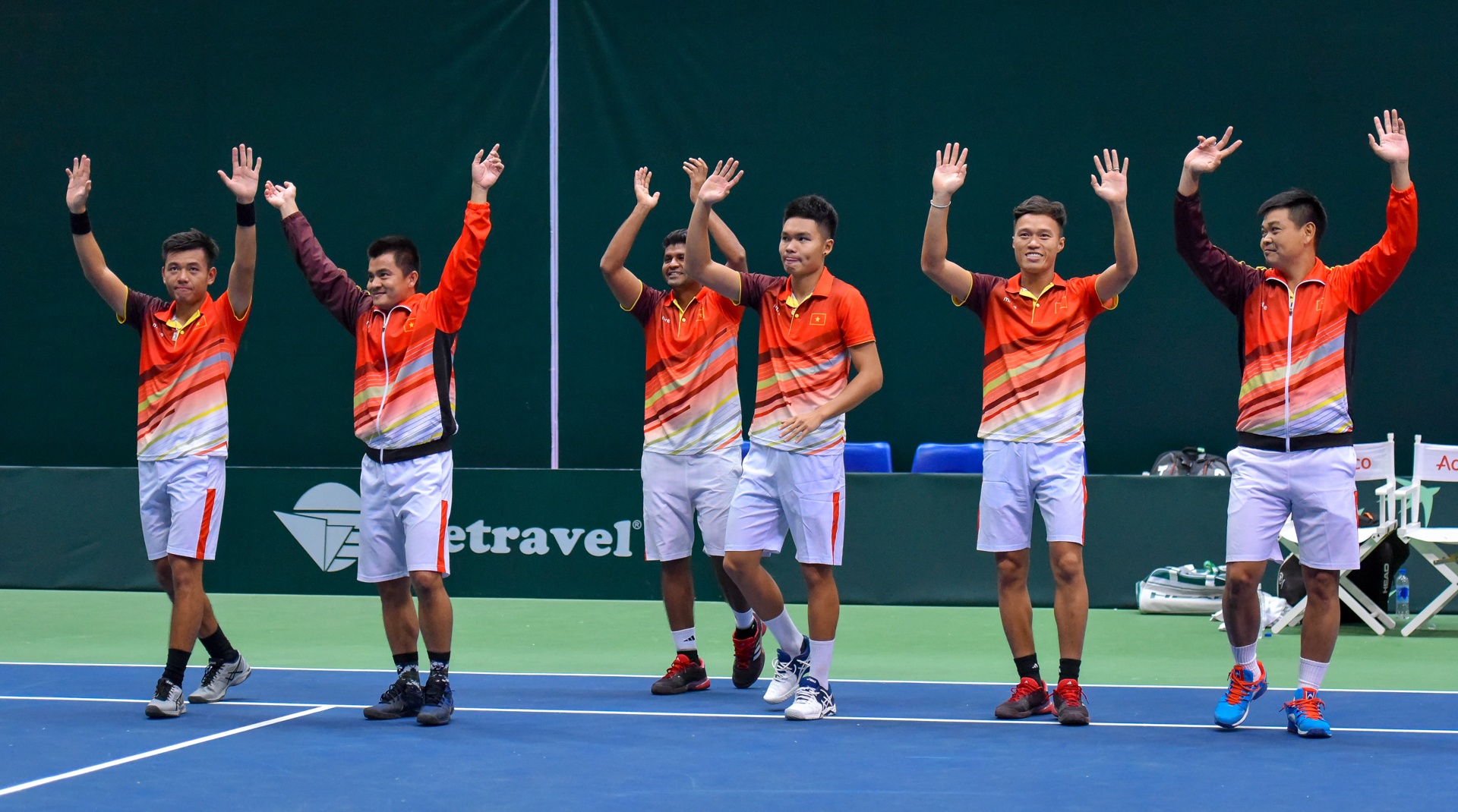 Ly Hoang Nam thang hoa,  Viet Nam len nhom II Davis anh 9