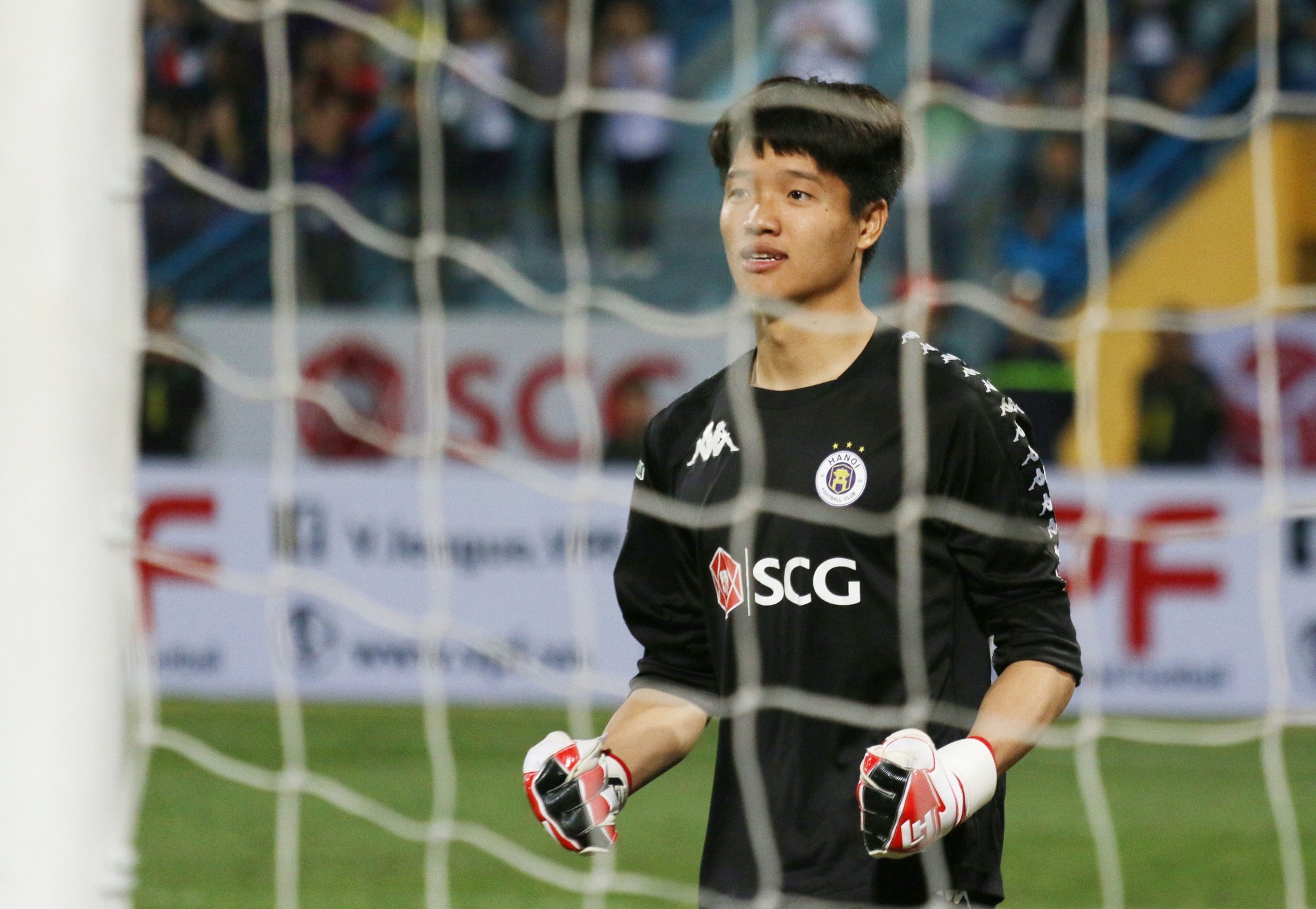 Phi Minh Long toa sang,  CLB Ha Noi vao vong 1/8 Cu anh 1