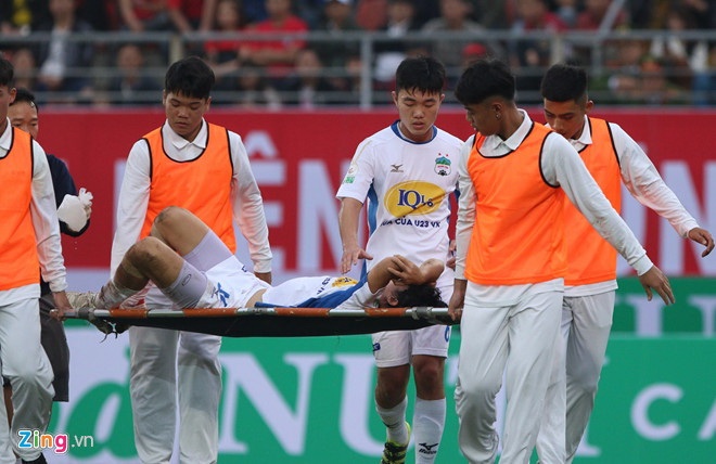 Tuan Anh chan thuong khong phai do mat san Lach Tr anh 2