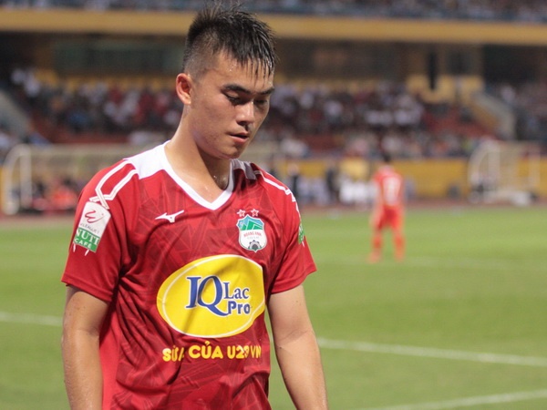 Bau Duc xem xet lai chuyen luong thuong cua Tang Tien o HAGL hinh anh