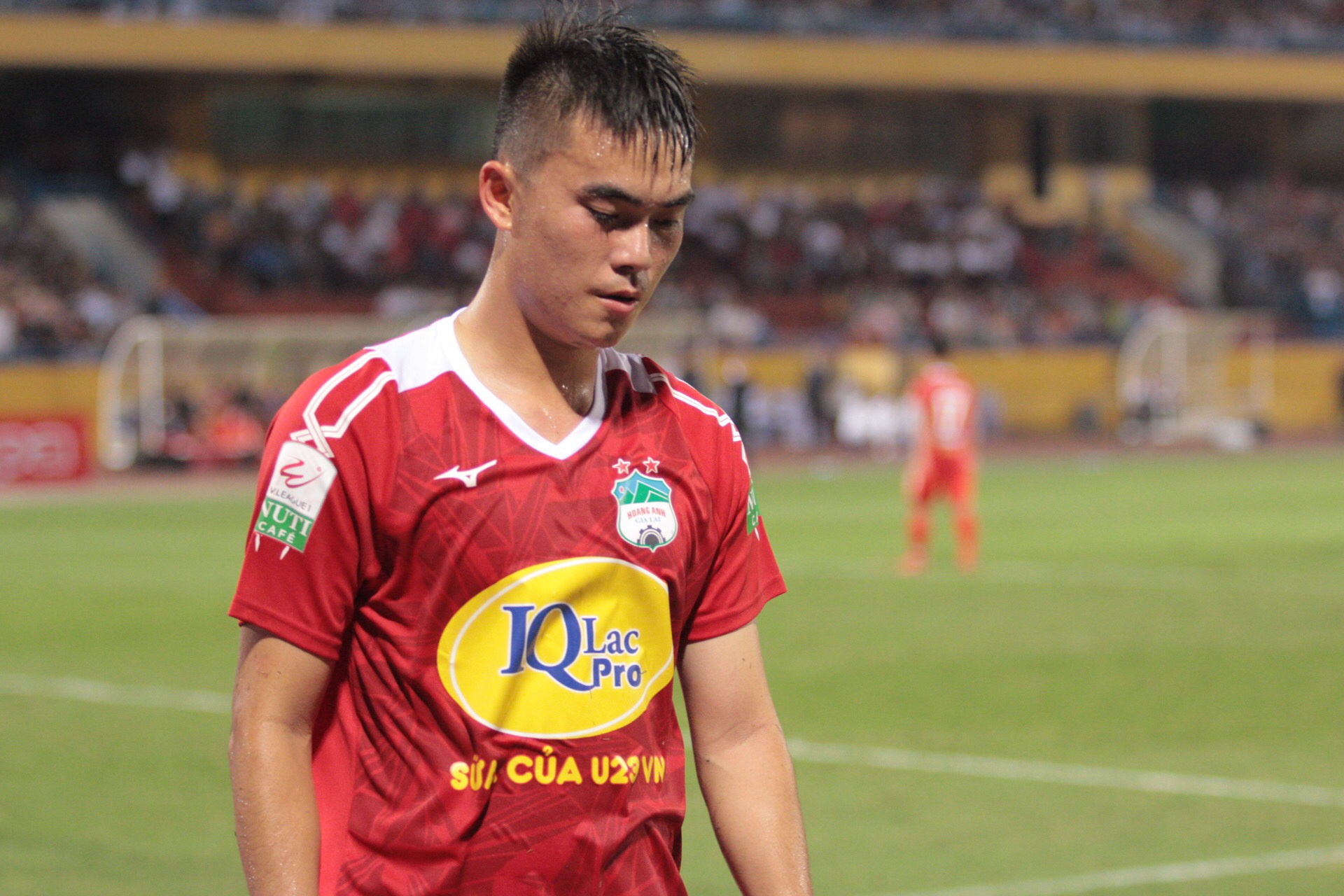 Bầu Đức xem xét lại chuyện lương thưởng của Tăng T ảnh 1 Bau Duc xem xet lai chuyen luong thuong cua Tang T anh 1