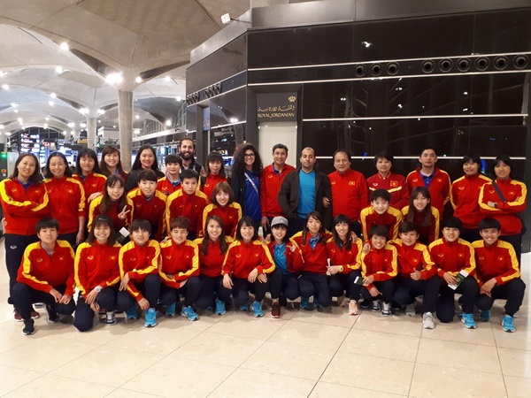 Tuyen nu Viet Nam da an toan roi noi cach chien su 200 km hinh anh