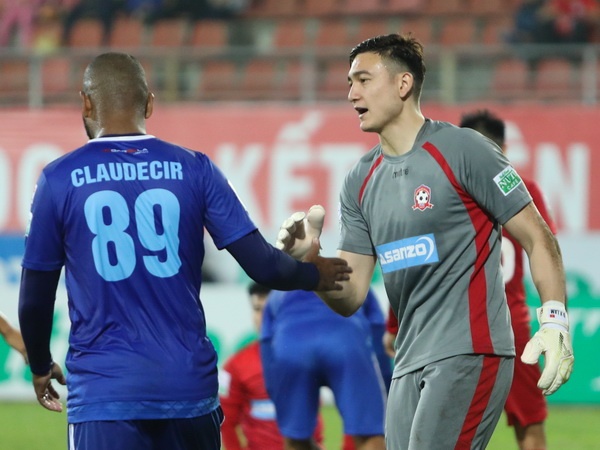 Thung luoi 2 lan, Dang Van Lam van duoc khen ‘xuat sac’ hinh anh