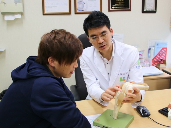 Bac si Han Quoc he lo chi tiet ve day chang dau goi cua Tuan Anh hinh anh