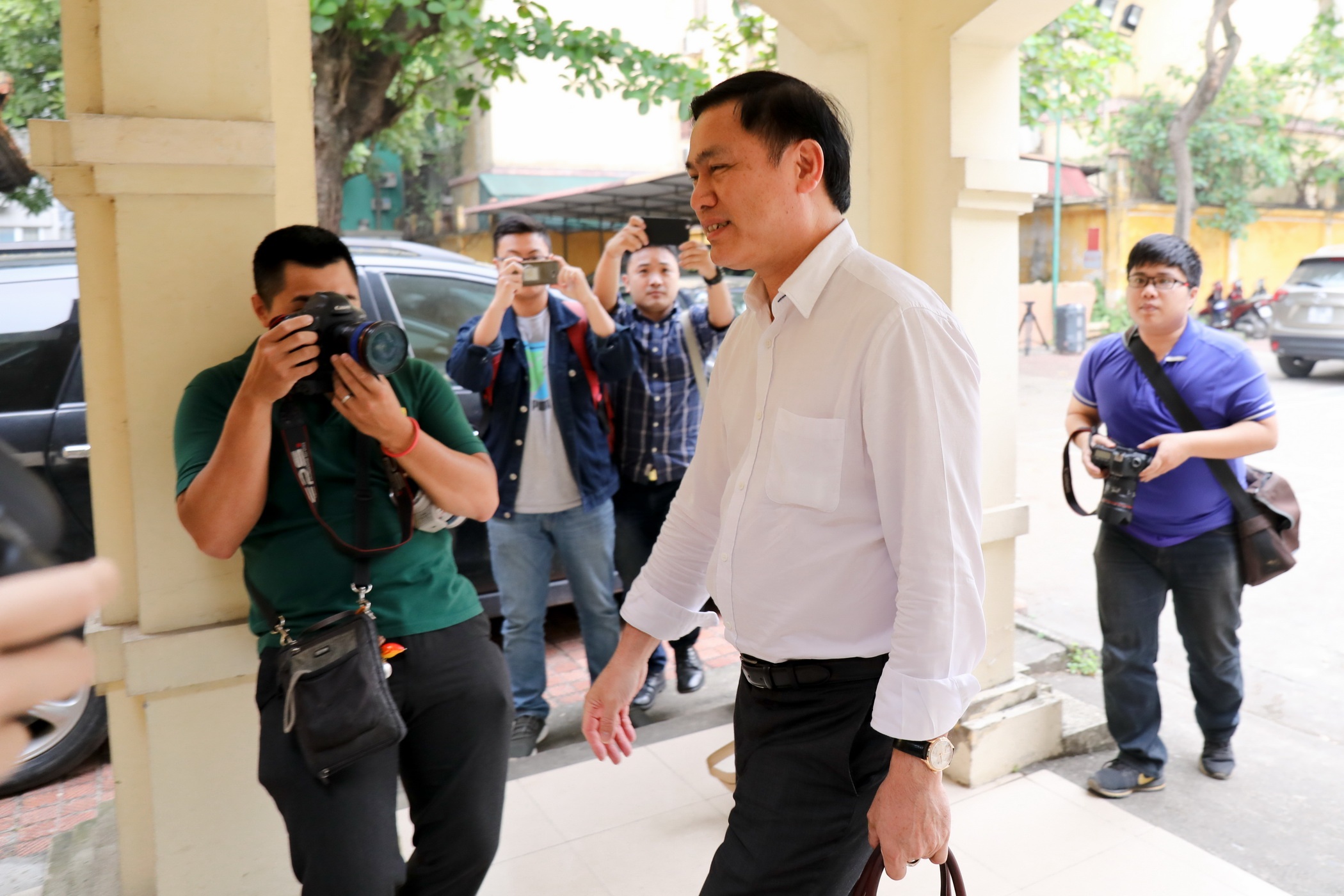 Bau Duc khong tro lai voi bong da anh 2