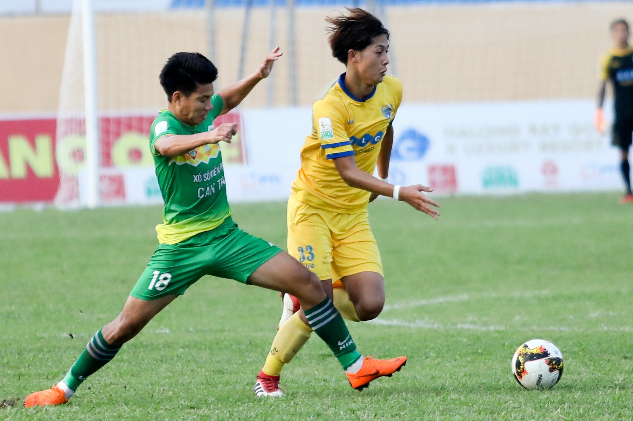 Bui Tien Dung bat luc nhin Thanh Hoa mat diem anh 4