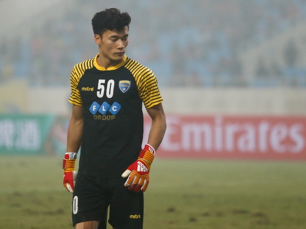 'Bui Tien Dung con tre va phai hoc hoi nhieu hon' hinh anh