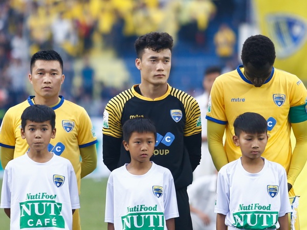 CLB Thanh Hoa cho rang nguoi ham mo qua uu ai Bui Tien Dung hinh anh