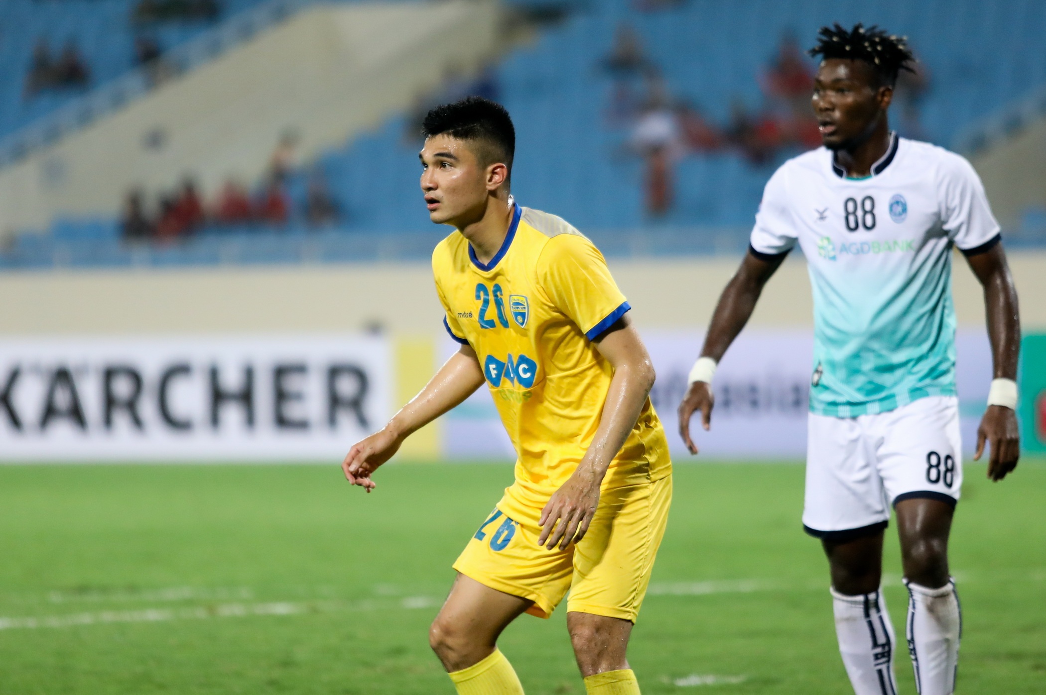 Tien Dung,  Duc Huy va U23 Viet Nam du bi anh 4