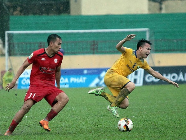 Hoc tro cua Miura bi phat nang vi pham loi voi sao U23 Viet Nam hinh anh