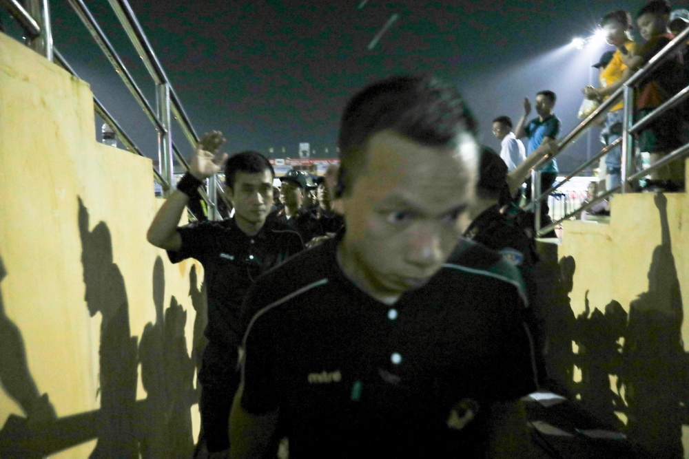 Trong tai phai roi san Thanh Hoa duoi su ho tong cua canh sat co dong hinh anh