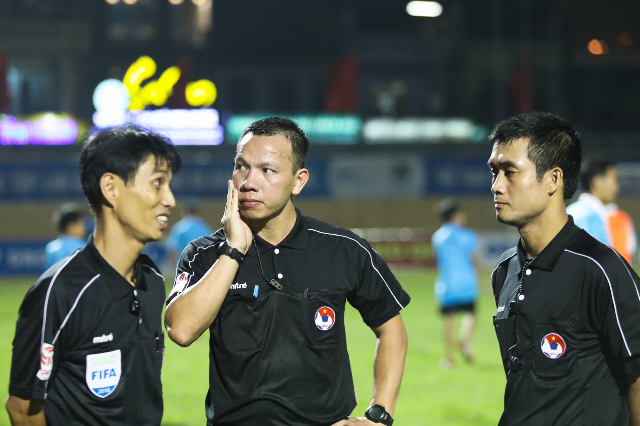 Canh sat co dong ho tong trong tai roi san Thanh H anh 5