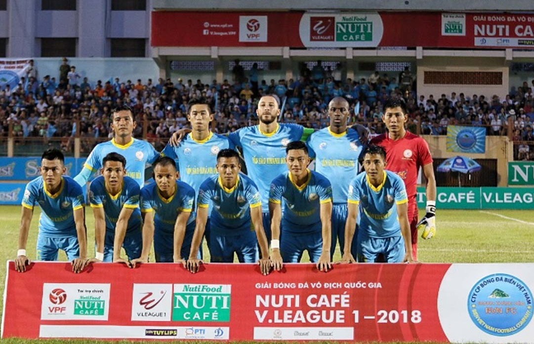 Cau thu Khanh Hoa bi cam thi dau vi hanh vi bao luc voi HAGL hinh anh