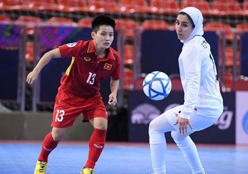 Thua Iran 0-5, DT nu futsal VN lo co hoi vao chung ket chau A hinh anh