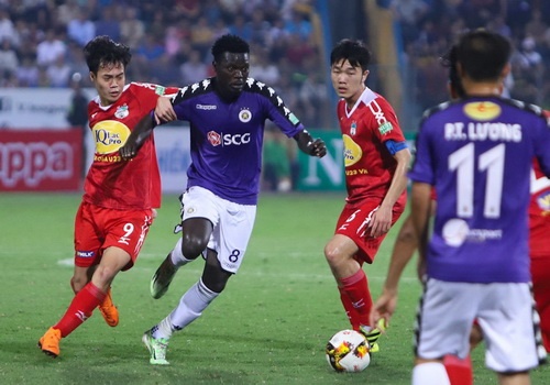 CLB Ha Noi vs HAGL: Kinh dien V.League hay kinh dien scandal? hinh anh