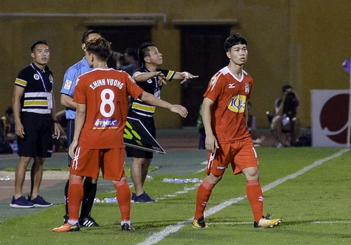 Hy sinh Cong Phuong, HAGL gio khong con la doi bong ‘mot mau’? hinh anh