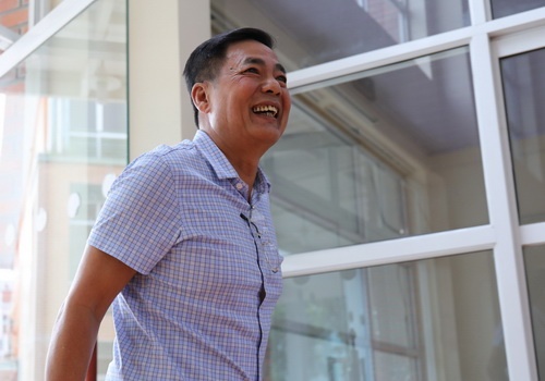 Pho chu tich Tran Manh Hung xin tu chuc o VPF sau be boi hinh anh