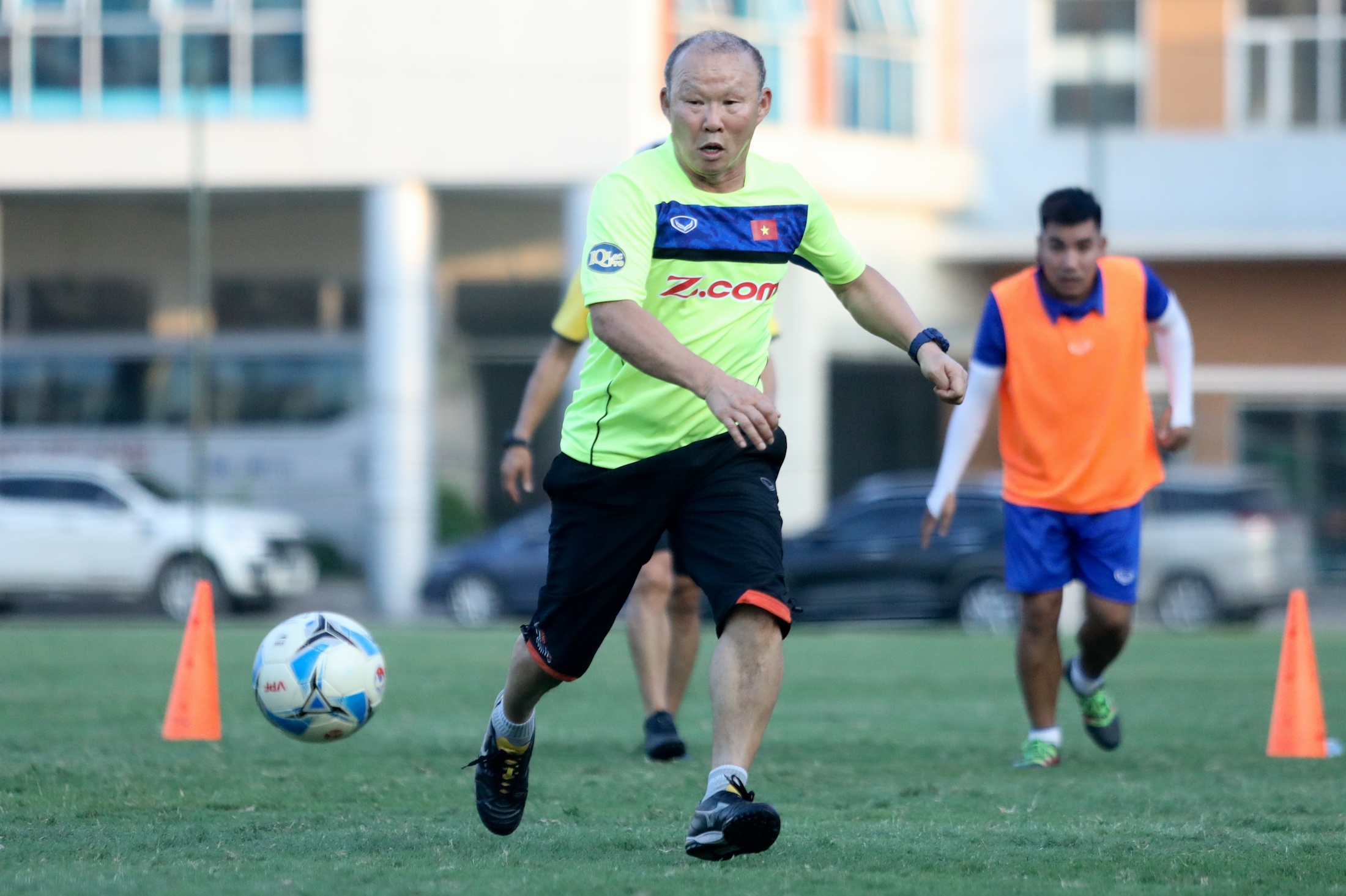 HLV Park Hang-seo lay loi,  dang yeu ben ban be anh 1