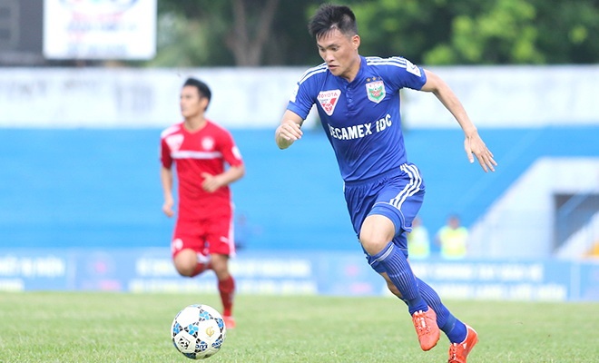 Làng bóng đá phẫn nộ với tự truyện Lê Công Vinh ảnh 2 Lang bong da phan no voi tu truyen Le Cong Vinh anh 2