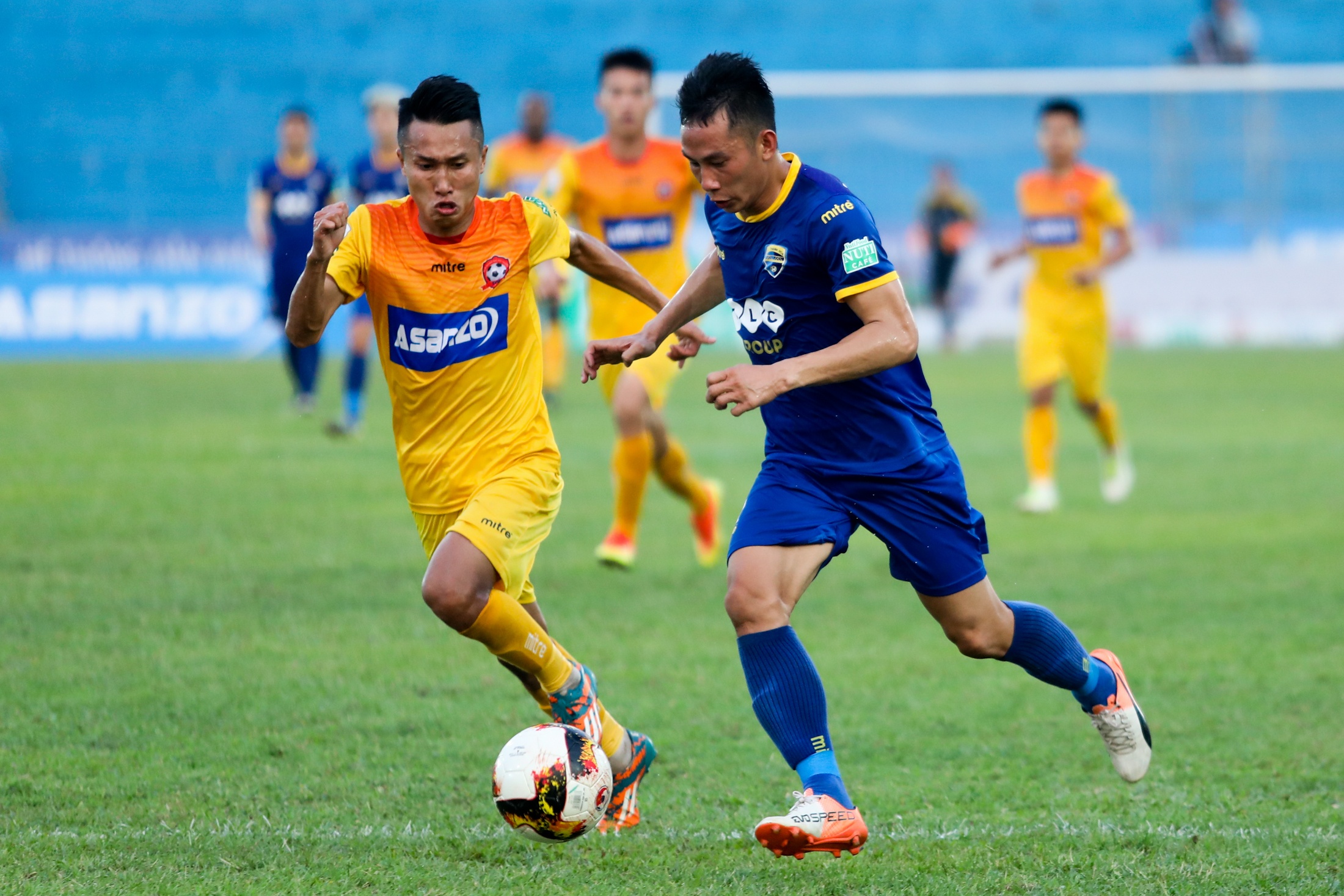 Bùi Tiến Dũng nổi bật dù ngồi dự bị ảnh 5 Bui Tien Dung noi bat du ngoi du bi anh 5