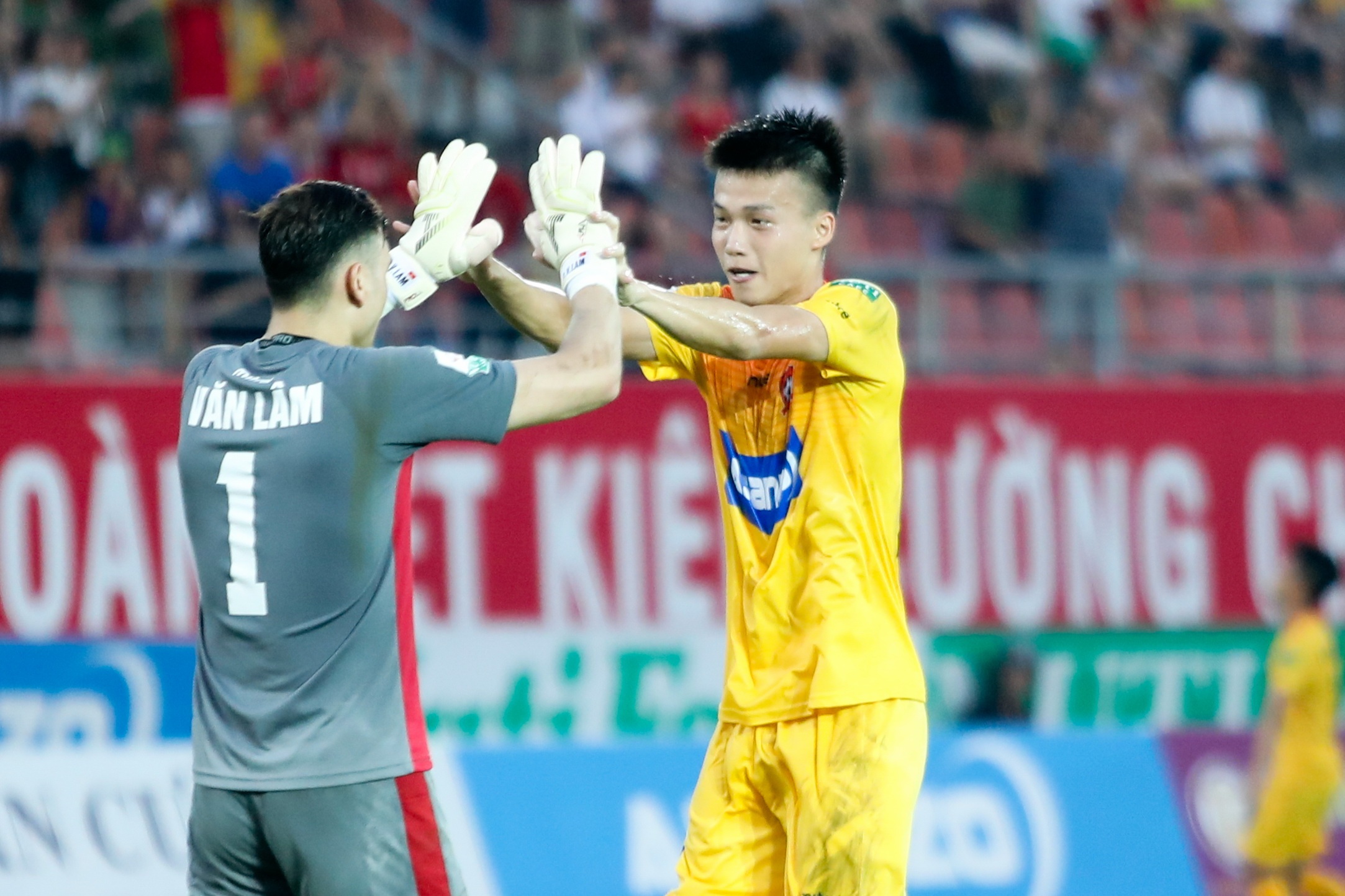 Đặng Văn Lâm: May mắn đến với người nỗ lực ảnh 2 Dang Van Lam: May man den voi nguoi no luc anh 2