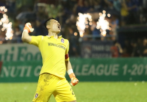 De bep HAGL, HLV Phan Thanh Hung tu tin thach thuc CLB Ha Noi hinh anh