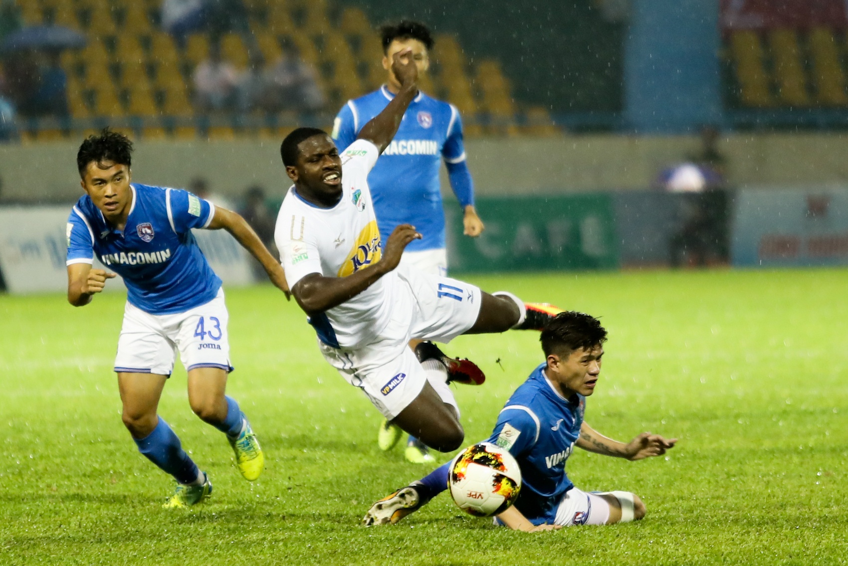 Mach 8 tran bat bai cua HAGL bi chan lai anh 1